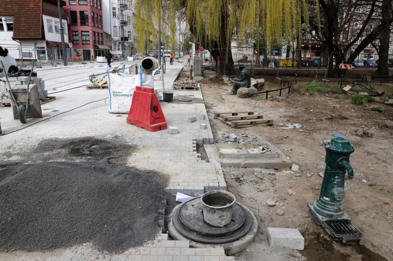 18/34 Postęp prac na Chrobrego i Mieszka I - kwiecień 2022