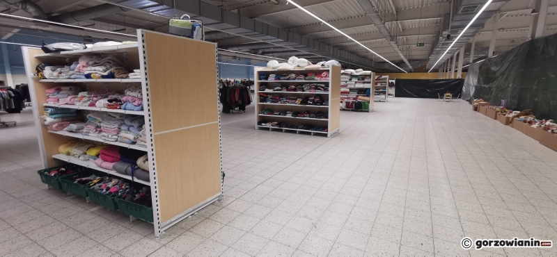 4/6 Miejski Punkt Pomocy Humanitarnej w dawnym Tesco