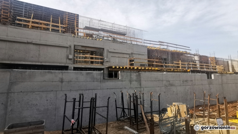 18/22 Budowa hali widowiskowo-sportowej przy Słowiance