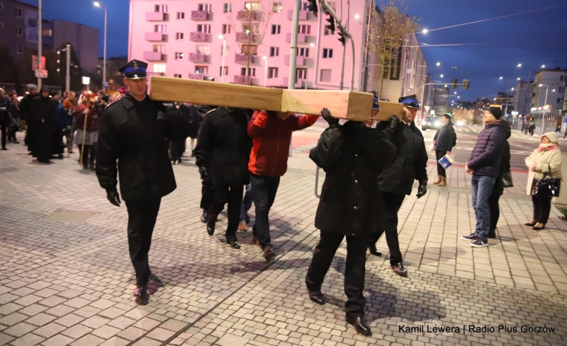 5/10 Droga Krzyżowa przeszła ulicami Gorzowa