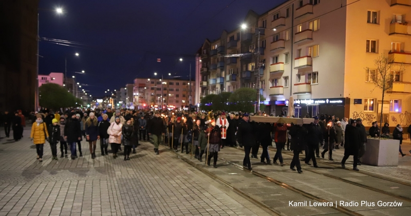 7/10 Droga Krzyżowa przeszła ulicami Gorzowa