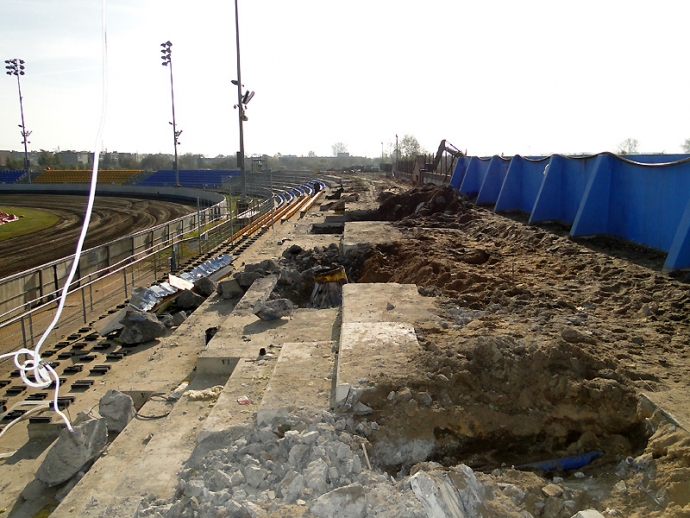 13/22 Przebudowa stadionu im. Edwarda Jancarza 27.10.2010 