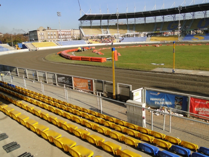 14/22 Przebudowa stadionu im. Edwarda Jancarza 27.10.2010 