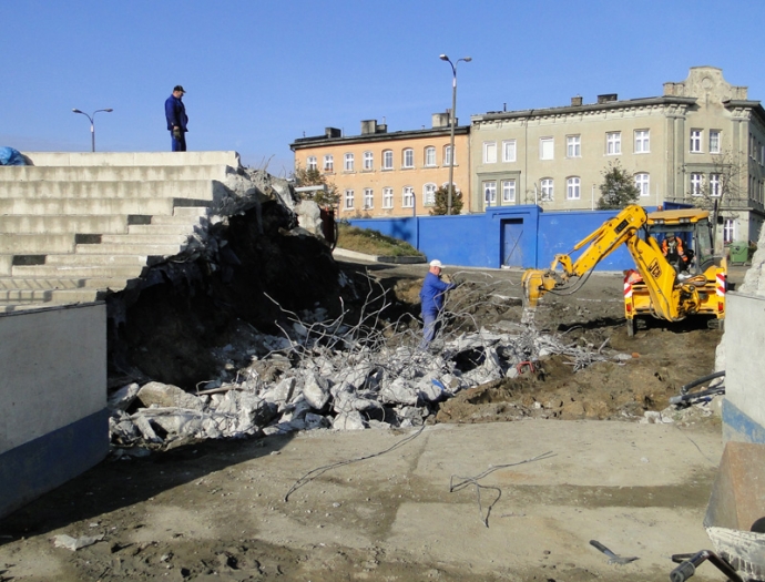 16/22 Przebudowa stadionu im. Edwarda Jancarza 27.10.2010 