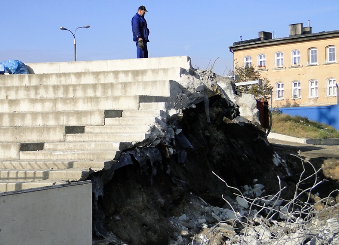 17/22 Przebudowa stadionu im. Edwarda Jancarza 27.10.2010 