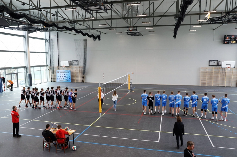 3/6 Młodzież już korzysta z nowej hali sportowej na Warszawskiej