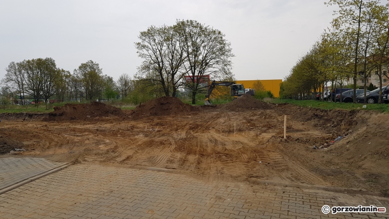 6/7 Ruszyła budowa Netto przy ul. Myśliborskiej