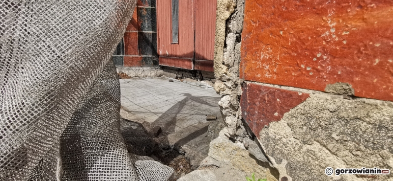 4/7 Budynek Łaźni - obraz nędzy i rozpaczy