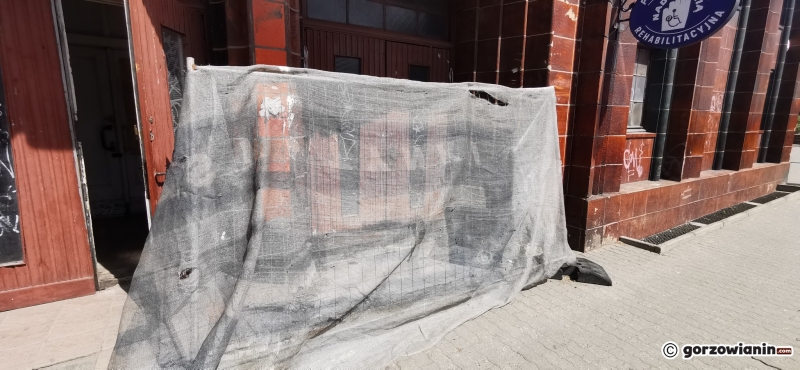 6/7 Budynek Łaźni - obraz nędzy i rozpaczy