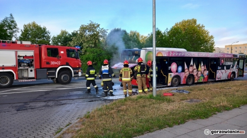 2/5 Pożar autobusu MZK przy ul. Kombatantów