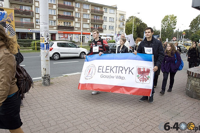 6/12 STOP 18 - przeciwko sprzedaży papierosów nieletnim