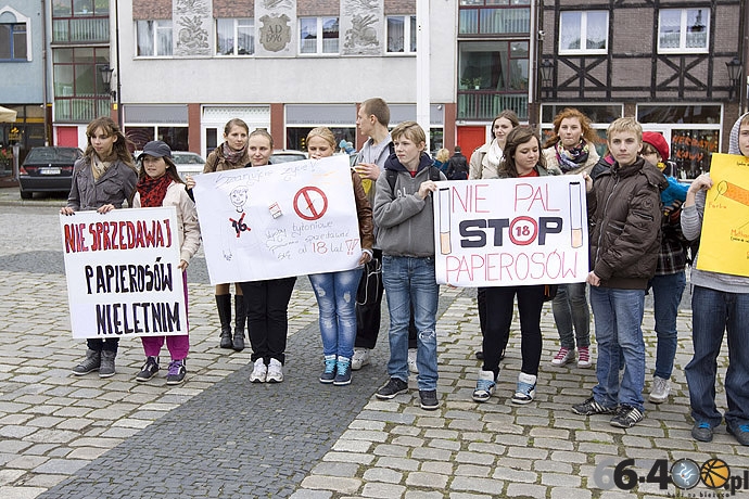 10/12 STOP 18 - przeciwko sprzedaży papierosów nieletnim