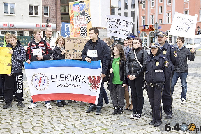 11/12 STOP 18 - przeciwko sprzedaży papierosów nieletnim
