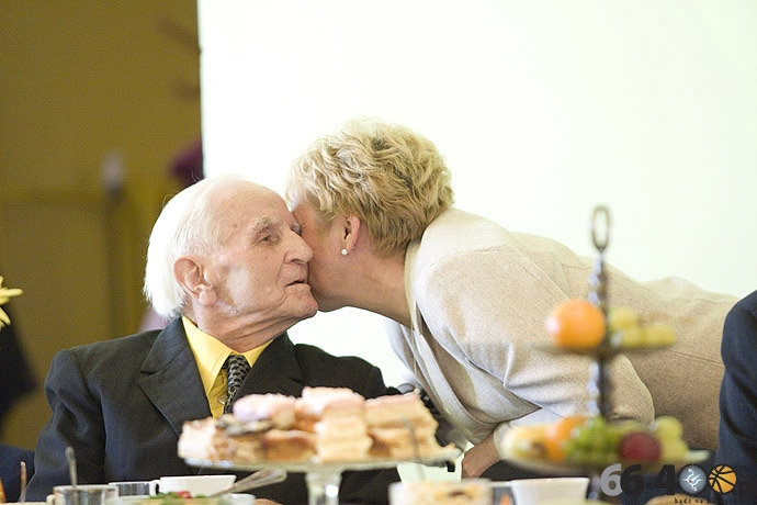 3/15 Wojcieszyce: 100-tne urodzimy p. Stanisława Owczarka