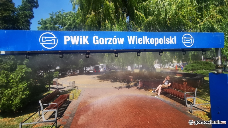 4/4 Miasto uruchomiło kurtyny wodne