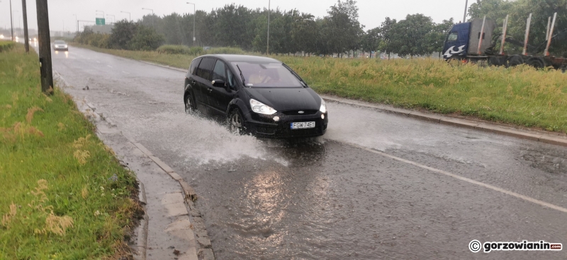 10/20 Burza przeszła przez Gorzów. Jak zwykle zalało wiele ulic