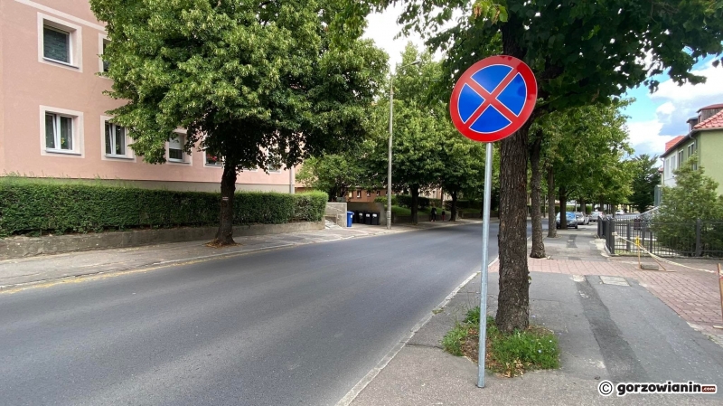 4/6 Parkowanie na chodniku przy Matejki