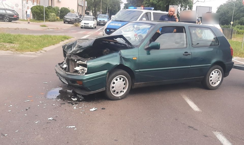 5/7 Dachowanie policyjnego radiowozu przy Al. 11 Listopada