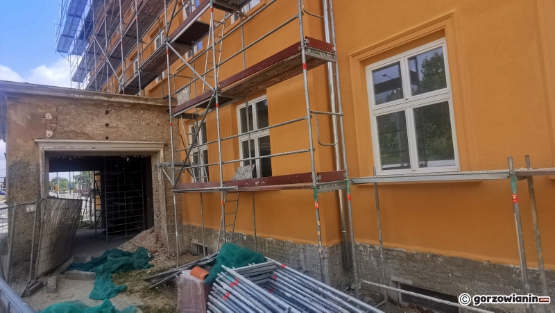 6/6 Budynek CEZiBu z nową elewacją