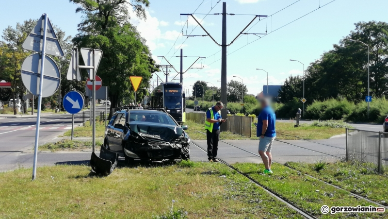 3/5 Zderzenie opla z Helmutem na 11 Listopada