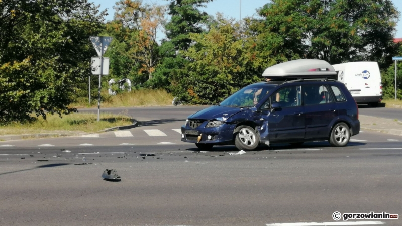 1/5 Zderzenie mazdy i BMW na Kasprzaka