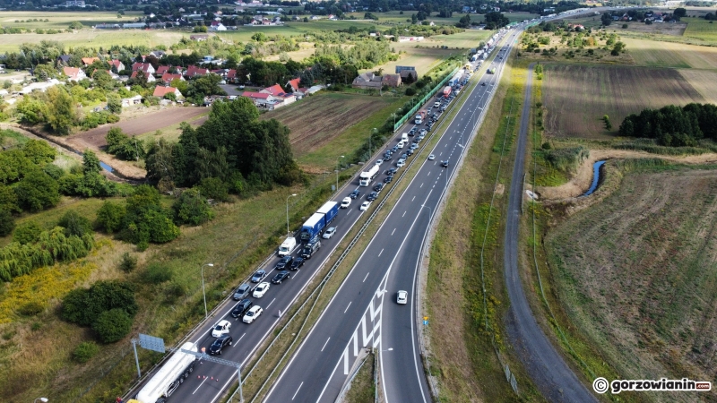 7/7 Zderzenie ciężarówki z volkswagenem na S3