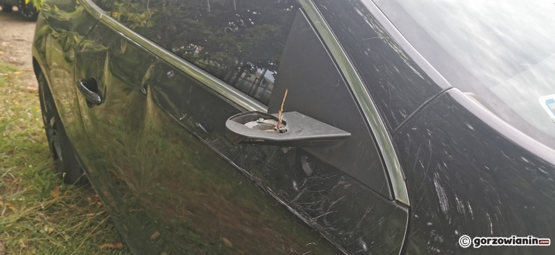 3/7 Zniszczone auta na os. Staszica