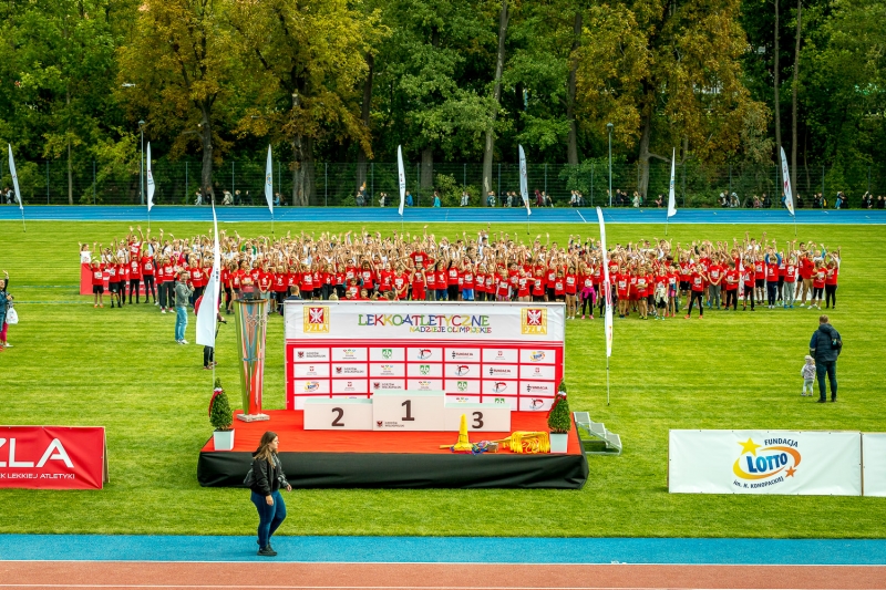 2/14 Pierwsze zawody na stadionie lekkoatletycznym w Gorzowie