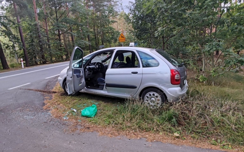 2/4 Zderzył się z motocyklistą i uciekł z miejsca wypadku. Zatrzymali go świadkowie