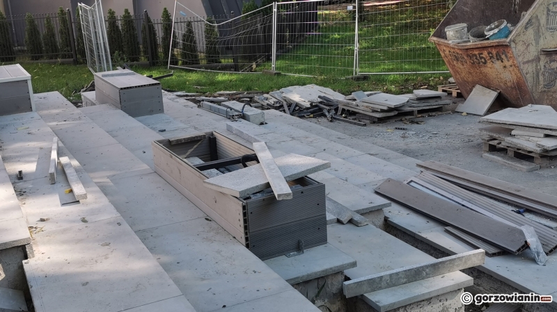 7/8 Przebudowa schodów w parku Róż 22.09.2022