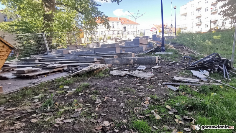 8/8 Przebudowa schodów w parku Róż 22.09.2022