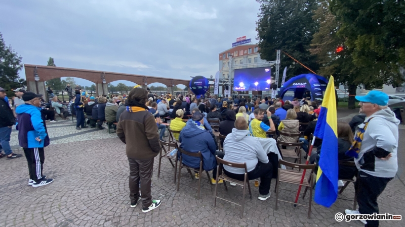 5/15 Gorzowianie kibicują Stali Gorzów w strefie kibica