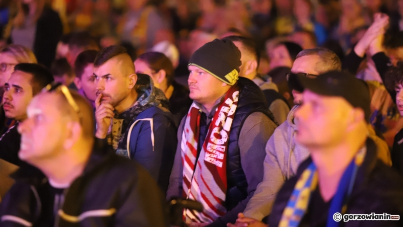 15/15 Gorzowianie kibicują Stali Gorzów w strefie kibica