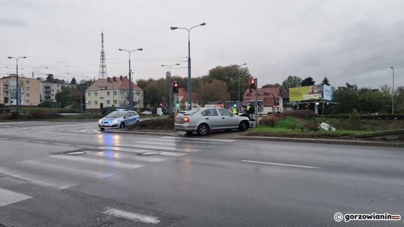 1/5 Zderzenie audi i skody na rondzie Santockim