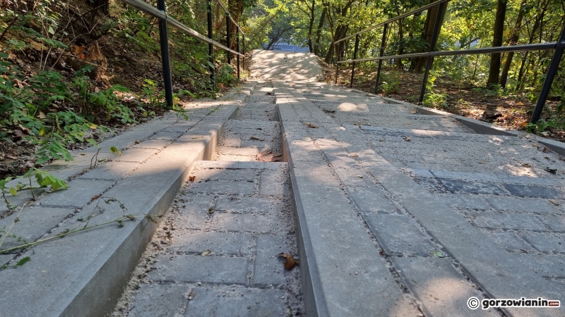 9/10 Schody na Fredry zostały przebudowane