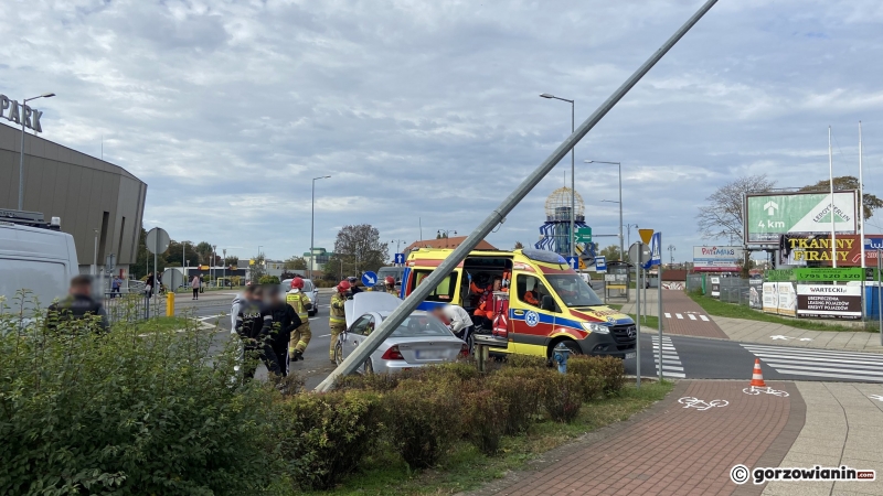 5/5 Kierujący hondą uderzył w latarnię na Grobla