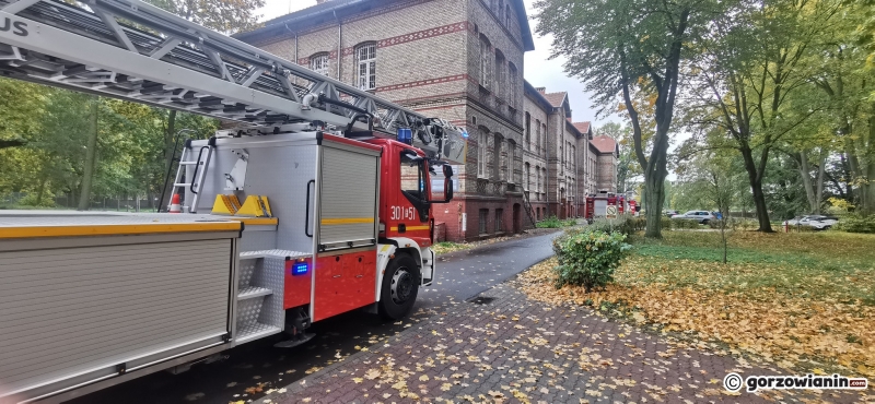 2/7 Pożar w budynku szpitala na Walczaka