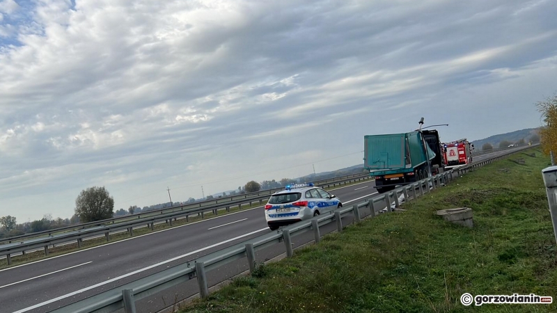 3/7 Ciężarówka zahaczyła o wiadukt na S3