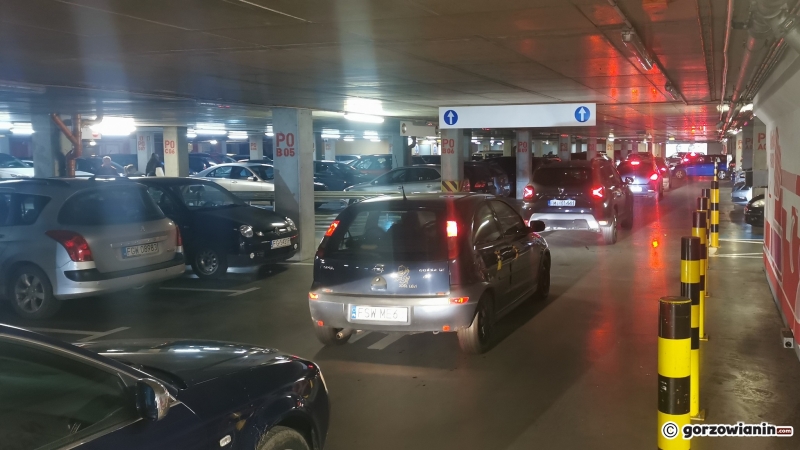 3/6 Korek przy wyjeździe z Nova Park