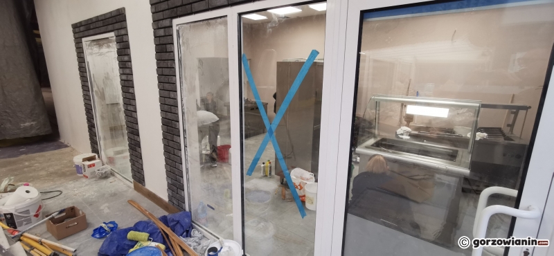 9/10 Sprzedawcy wracają do wyremontowanej hali Orbi