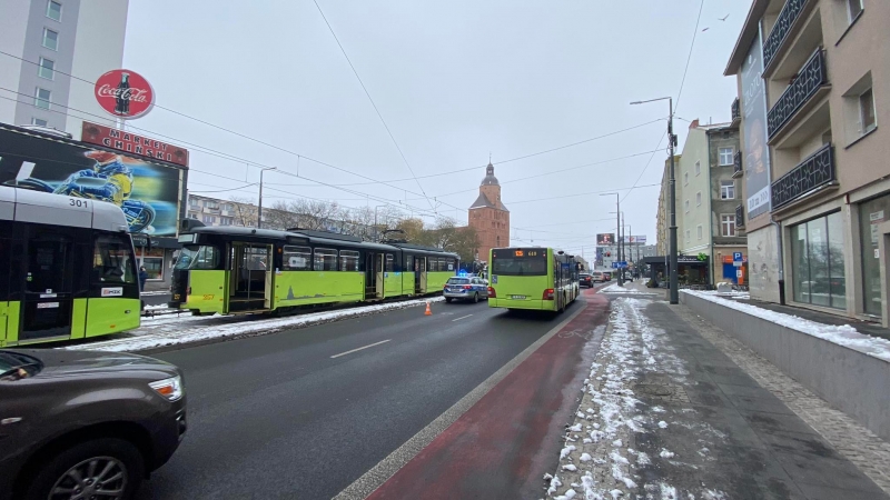 7/7 Tramwaj wykoleił się przy ul. Chrobrego