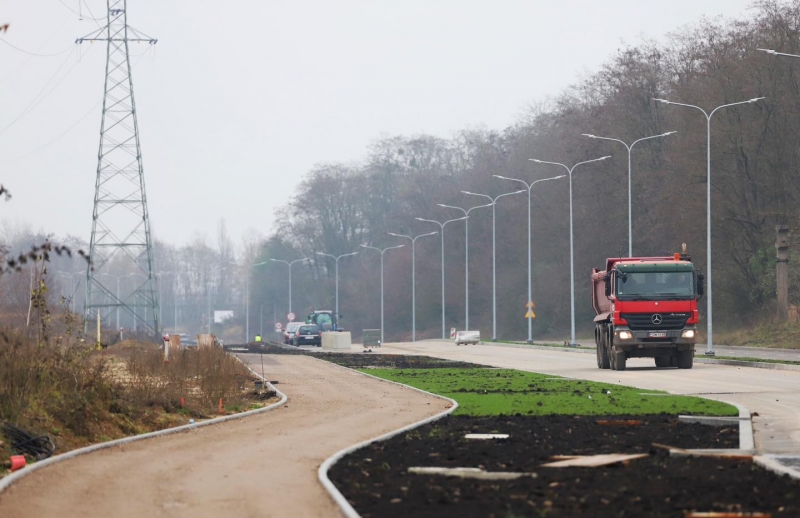 1/6 Na nowej nitce ul. Zawackiej pojawił się asfalt