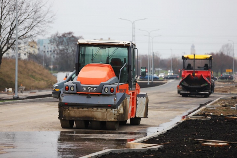 2/6 Na nowej nitce ul. Zawackiej pojawił się asfalt