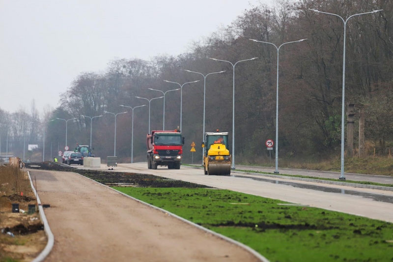 3/6 Na nowej nitce ul. Zawackiej pojawił się asfalt