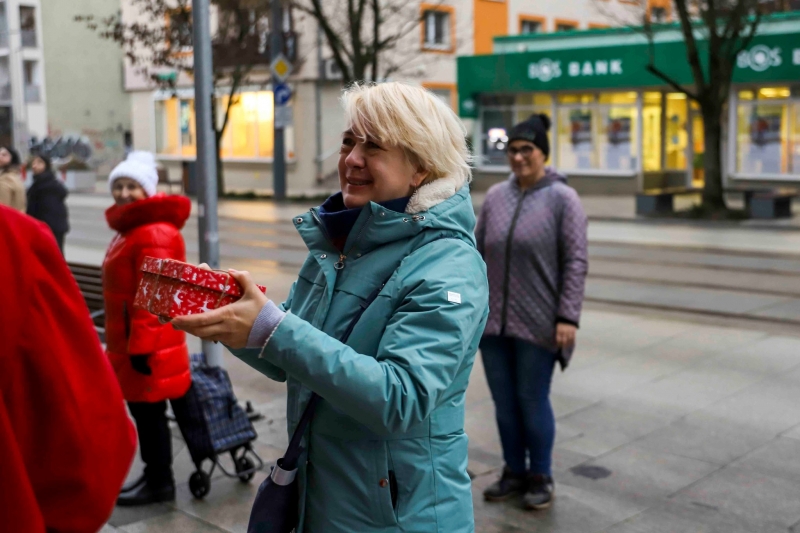 8/25 W Gorzowie ruszyło Okno św. Mikołaja