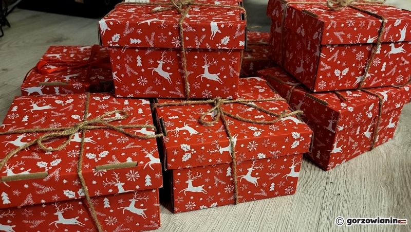 18/25 W Gorzowie ruszyło Okno św. Mikołaja