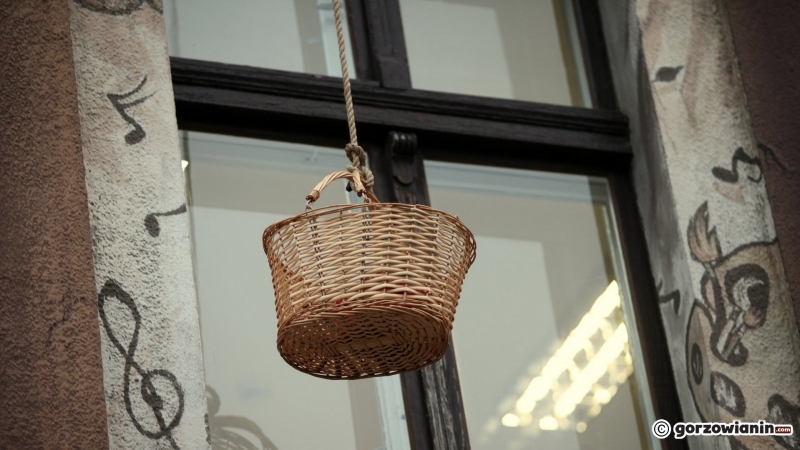 20/25 W Gorzowie ruszyło Okno św. Mikołaja