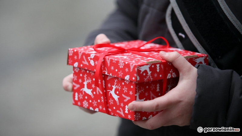 21/25 W Gorzowie ruszyło Okno św. Mikołaja