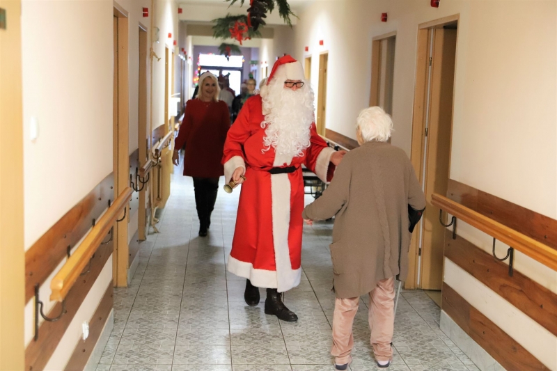 7/12 Świąteczne paczki dla podopiecznych gorzowskich DPSów
