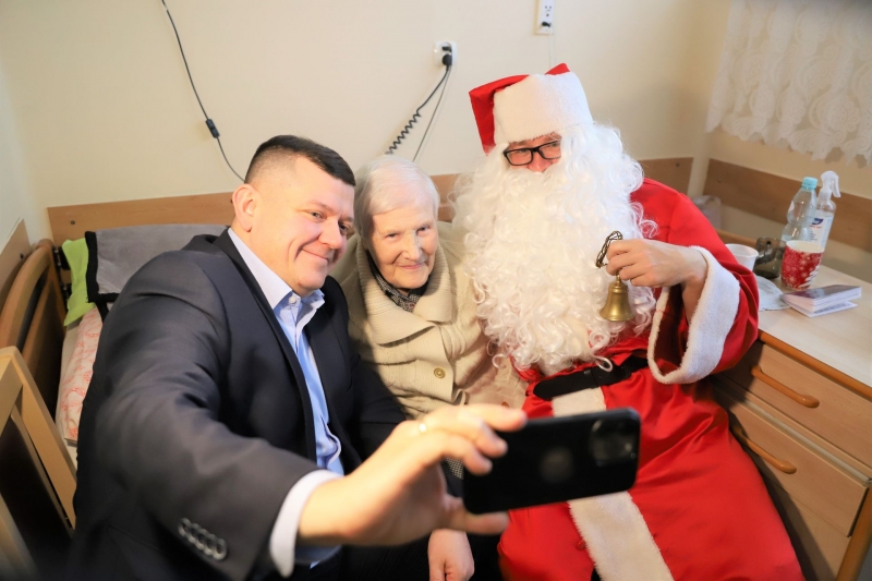 8/12 Świąteczne paczki dla podopiecznych gorzowskich DPSów